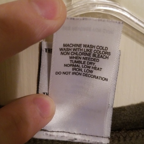 Awesome graphic tee!!! - Picture 4 of 4